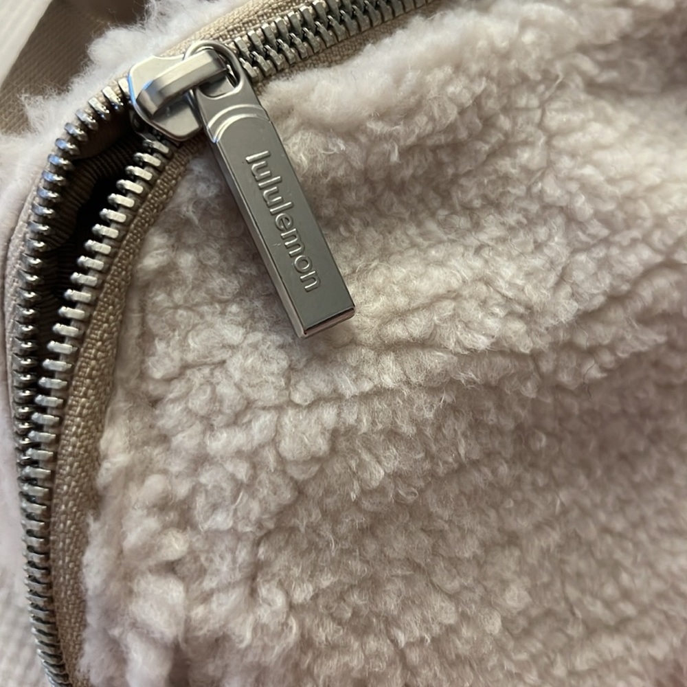 Lululemon Fleece Belt Bag (natural ivory/trench) - Picture 3 of 6